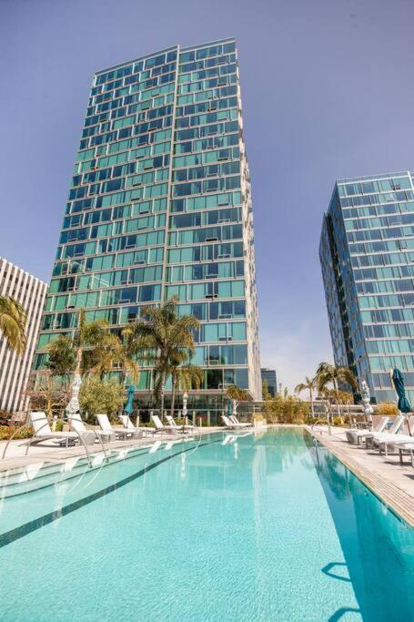 Апартаменты Lovely Upscale High Rise Private Parking & Pool Лос-Анджелес Экстерьер фото
