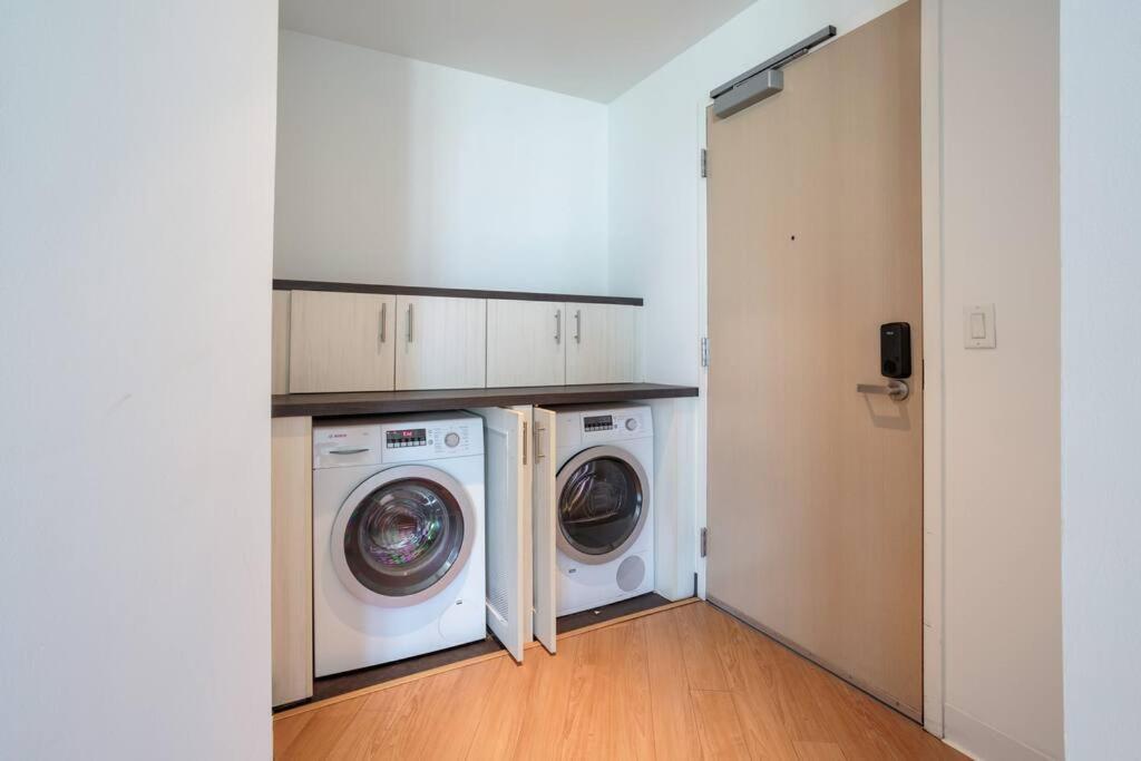 Апартаменты Lovely Upscale High Rise Private Parking & Pool Лос-Анджелес Экстерьер фото