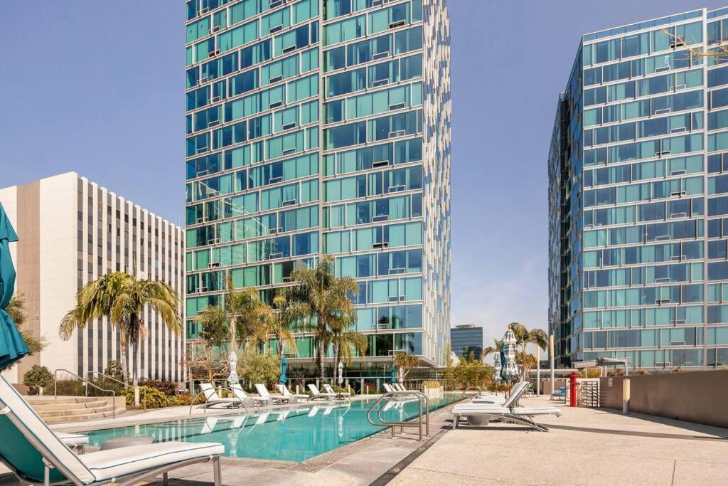 Апартаменты Lovely Upscale High Rise Private Parking & Pool Лос-Анджелес Экстерьер фото