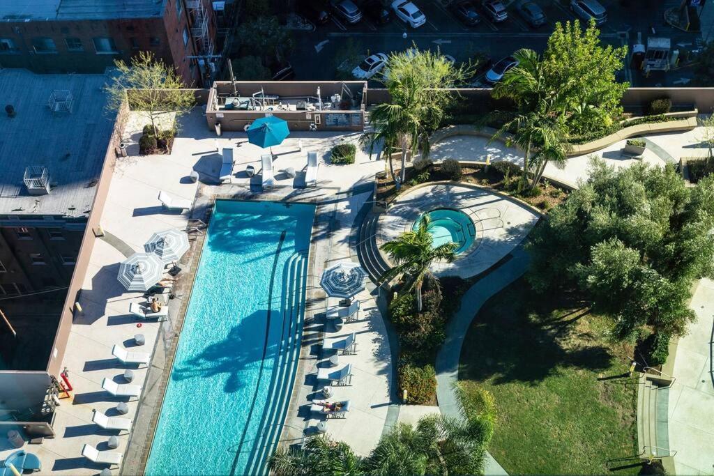 Апартаменты Lovely Upscale High Rise Private Parking & Pool Лос-Анджелес Экстерьер фото